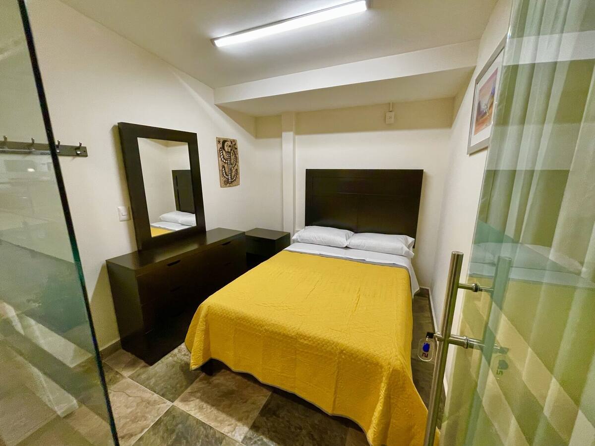 Room 1 Bed Petite